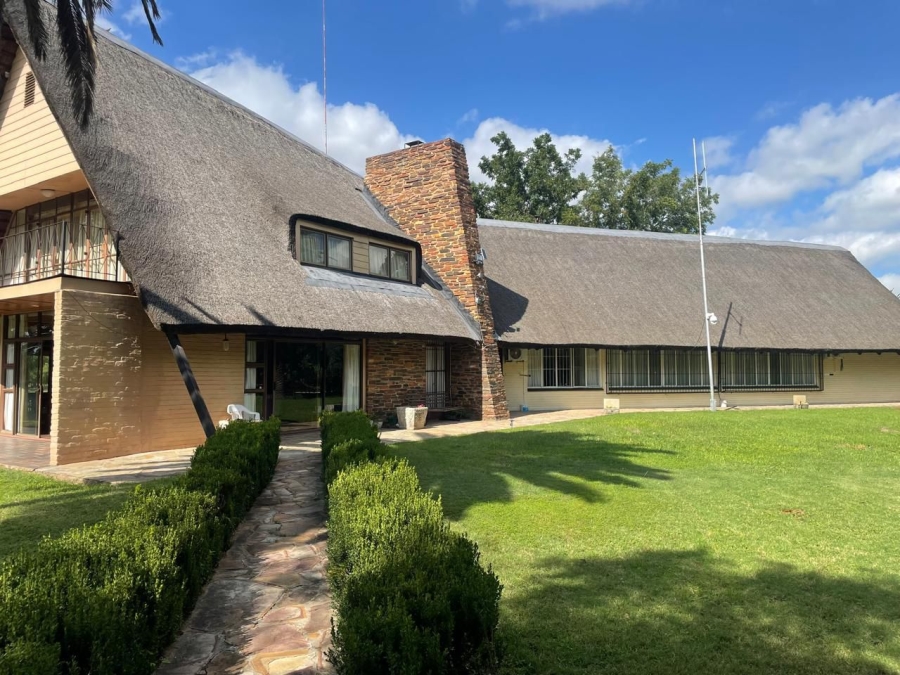 5 Bedroom Property for Sale in Christiana North West